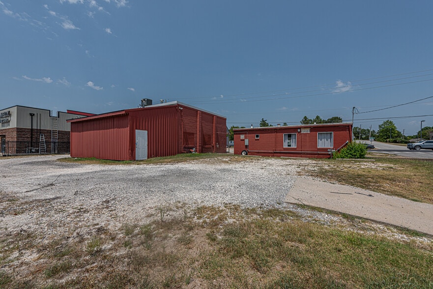 1703 W Mlk Jr Blvd, Fayetteville, AR for sale - Building Photo - Image 2 of 6