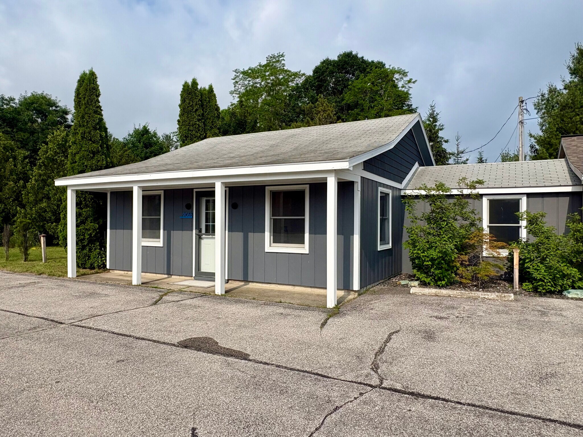 9066 N Bayshore Dr, Elk Rapids, MI for lease Interior Photo- Image 1 of 22