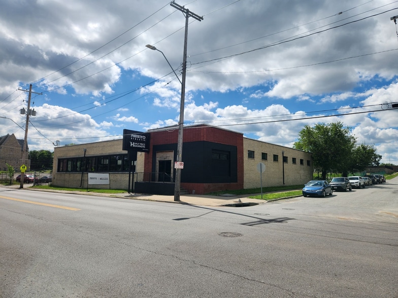 1301 E 31st St, Kansas City, MO for lease - Building Photo - Image 3 of 12