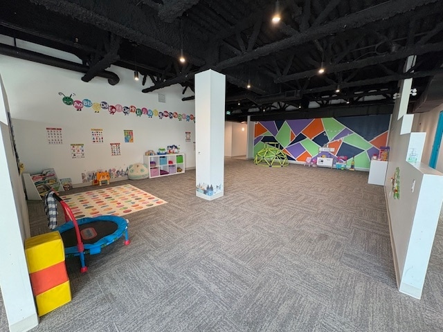 1707 Thornton Rd N, Oshawa, ON à louer Photo intérieure- Image 1 de 6