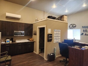 514 E 46th St, Garden City, ID for lease Interior Photo- Image 1 of 2