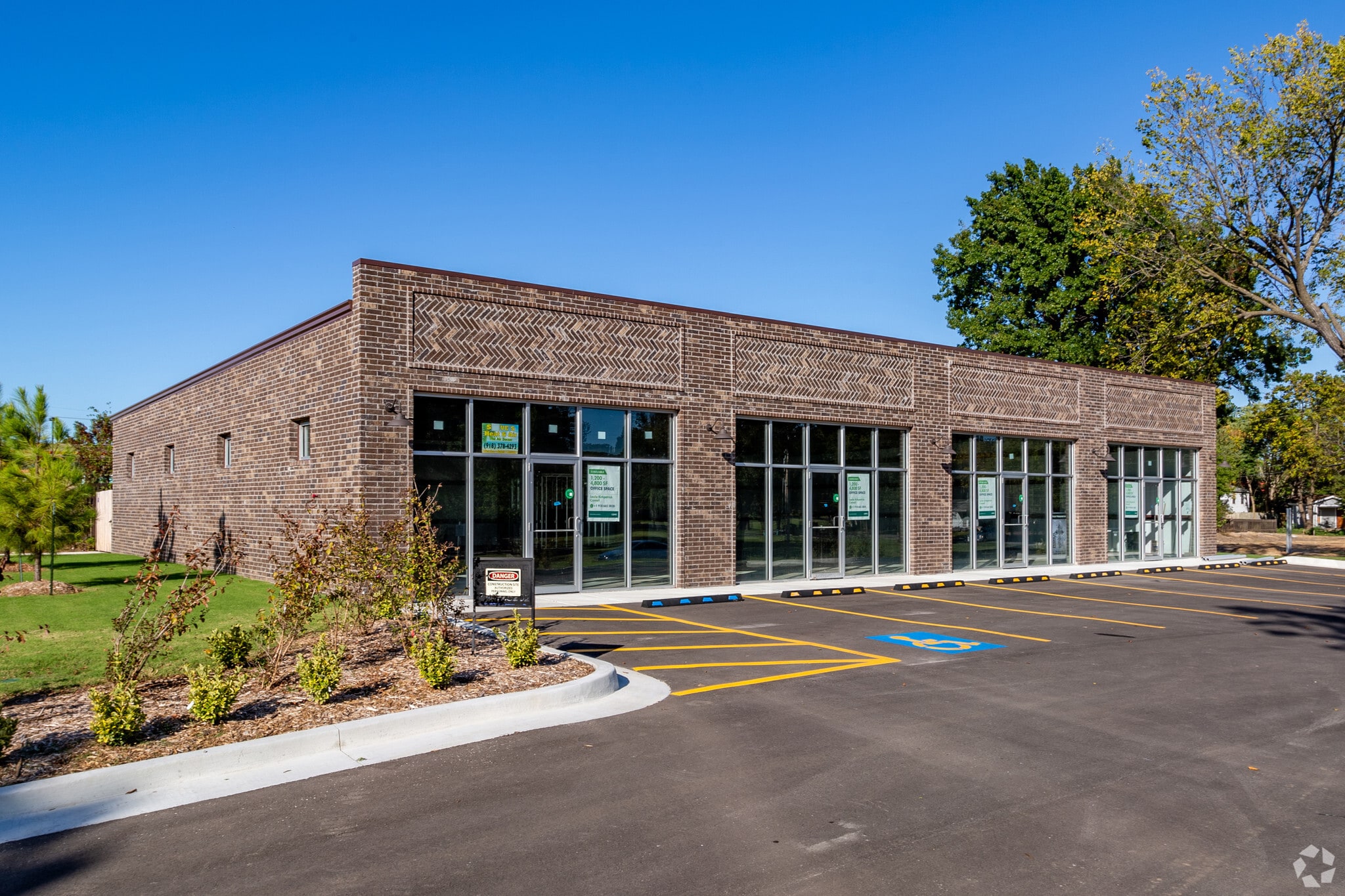 524 W Iola St, Broken Arrow, OK for sale Primary Photo- Image 1 of 5