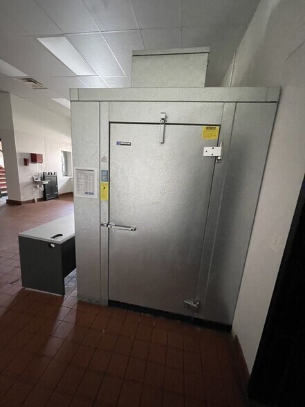 418 S Tucker Blvd, Saint Louis, MO à louer - Photo intérieure - Image 3 de 14