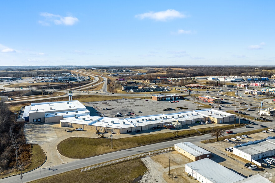2007-2061 N Commercial St, Harrisonville, MO for lease - Aerial - Image 3 of 5