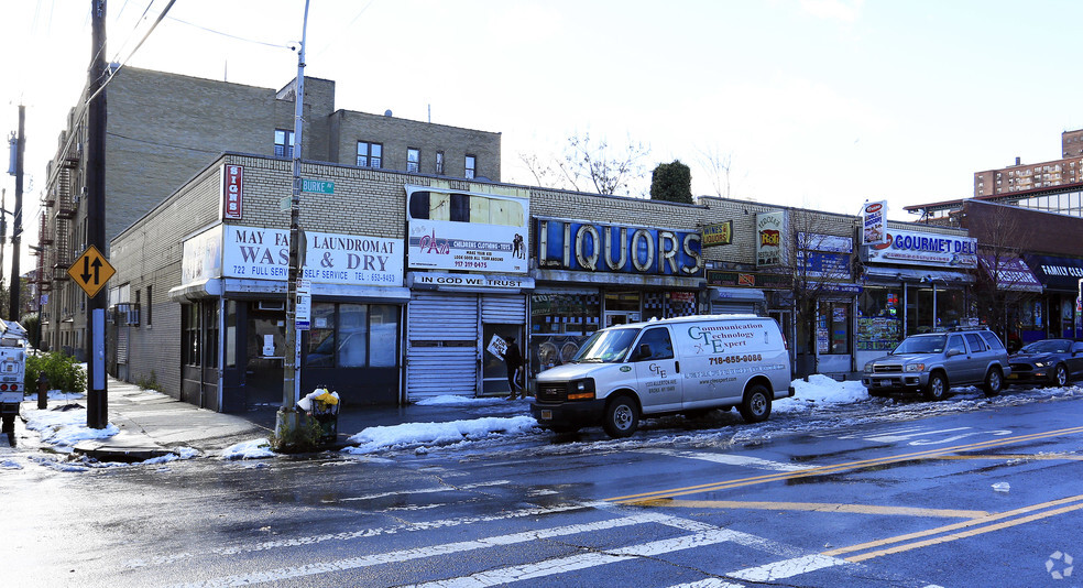 712-722 Burke Ave, Bronx, NY à vendre - Photo du bâtiment - Image 1 de 1