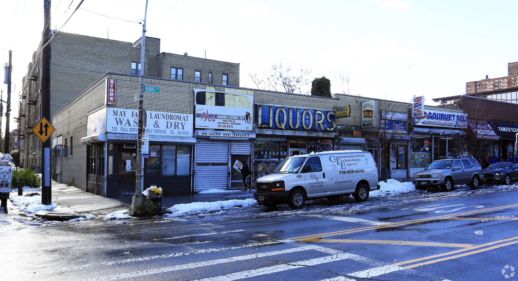 712-722 Burke Ave, Bronx, NY à vendre Photo du bâtiment- Image 1 de 1