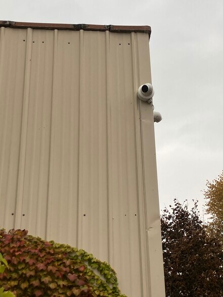 121 78th St, Niagara Falls, NY à vendre - Photo du bâtiment - Image 2 de 5