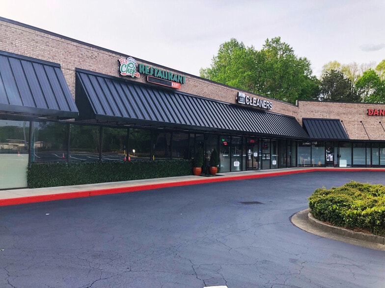 6470 Spalding Dr, Peachtree Corners, GA for lease - Building Photo - Image 2 of 10