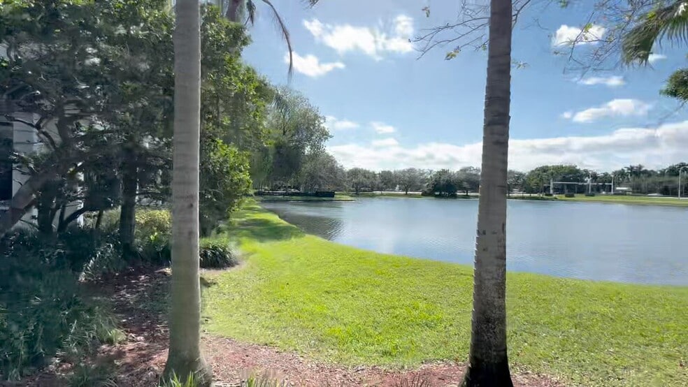 1290 Weston Rd, Weston, FL à louer - Vidéo sur l’inscription commerciale - Image 2 de 14