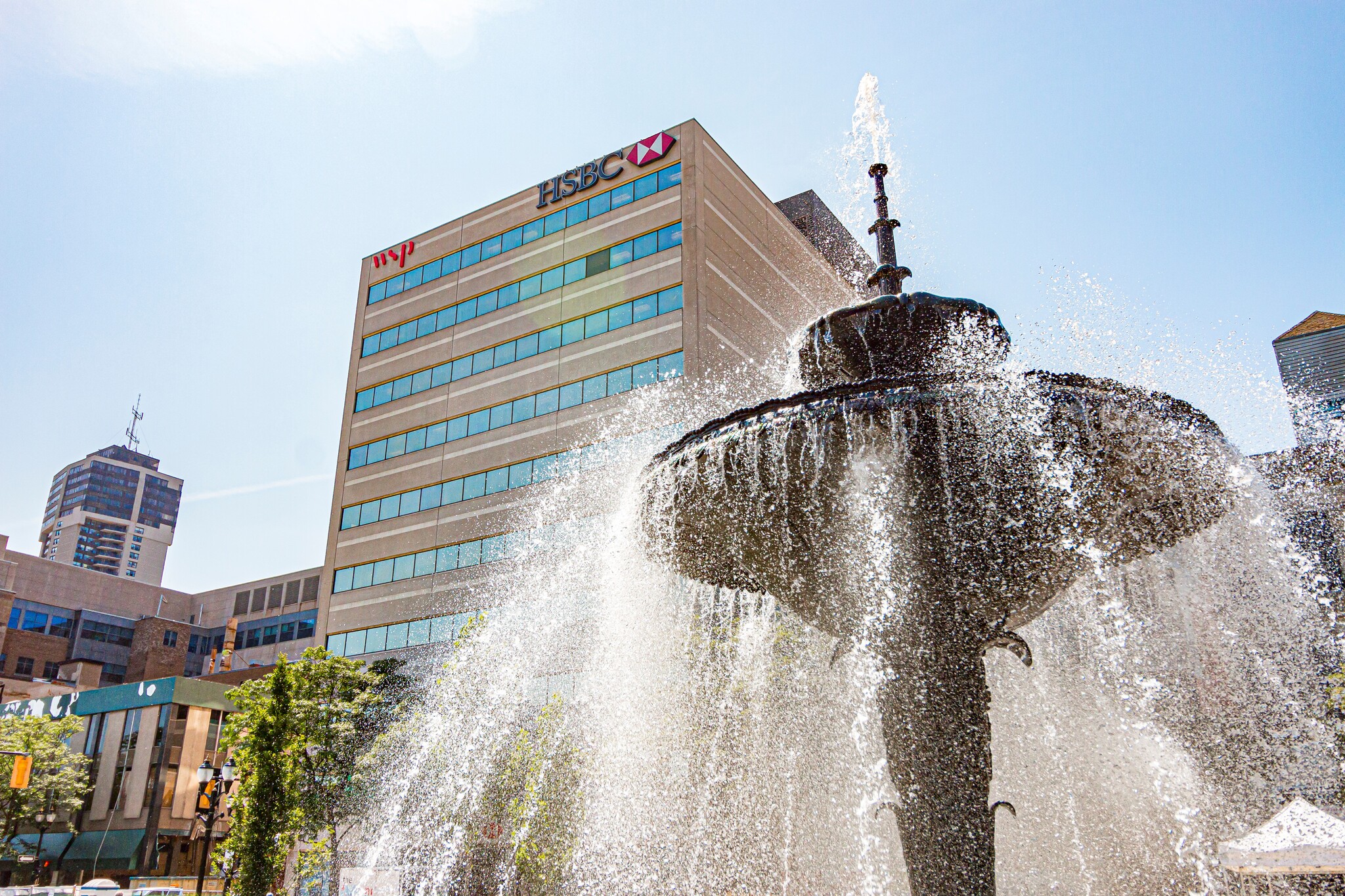 4 Hughson St S, Hamilton, ON à vendre Photo du bâtiment- Image 1 de 1