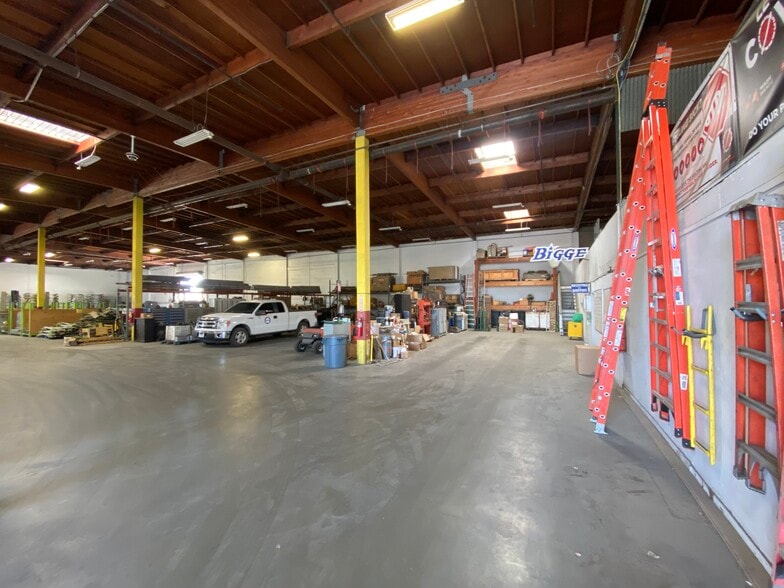 14511 Industry Cir, La Mirada, CA for lease - Building Photo - Image 3 of 3