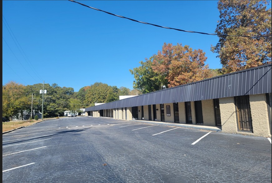 2523 Roosevelt Hwy, College Park, GA for lease - Building Photo - Image 1 of 9