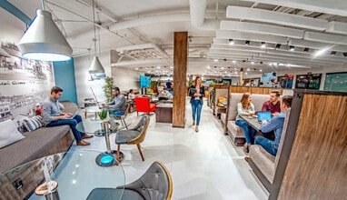 252 W Esplanade, North Vancouver, BC à louer Photo intérieure- Image 2 de 10