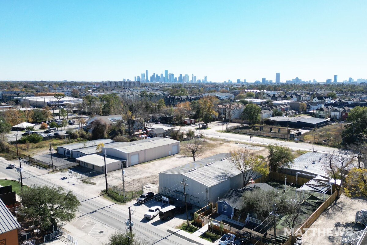 1138 W 20th St, Houston, TX for lease Primary Photo- Image 1 of 5