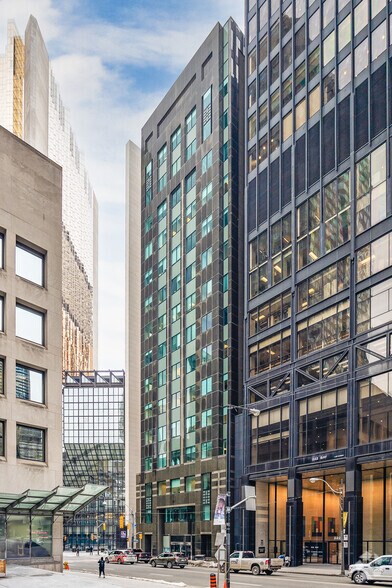 222 Bay St, Toronto, ON à louer - Photo du bâtiment - Image 3 de 5