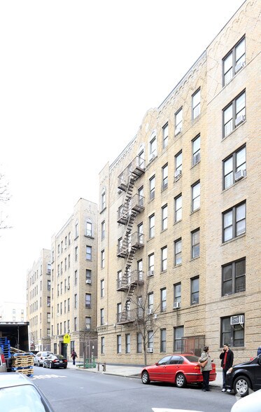 2141 Holland Ave, Bronx, NY for lease - Building Photo - Image 2 of 13