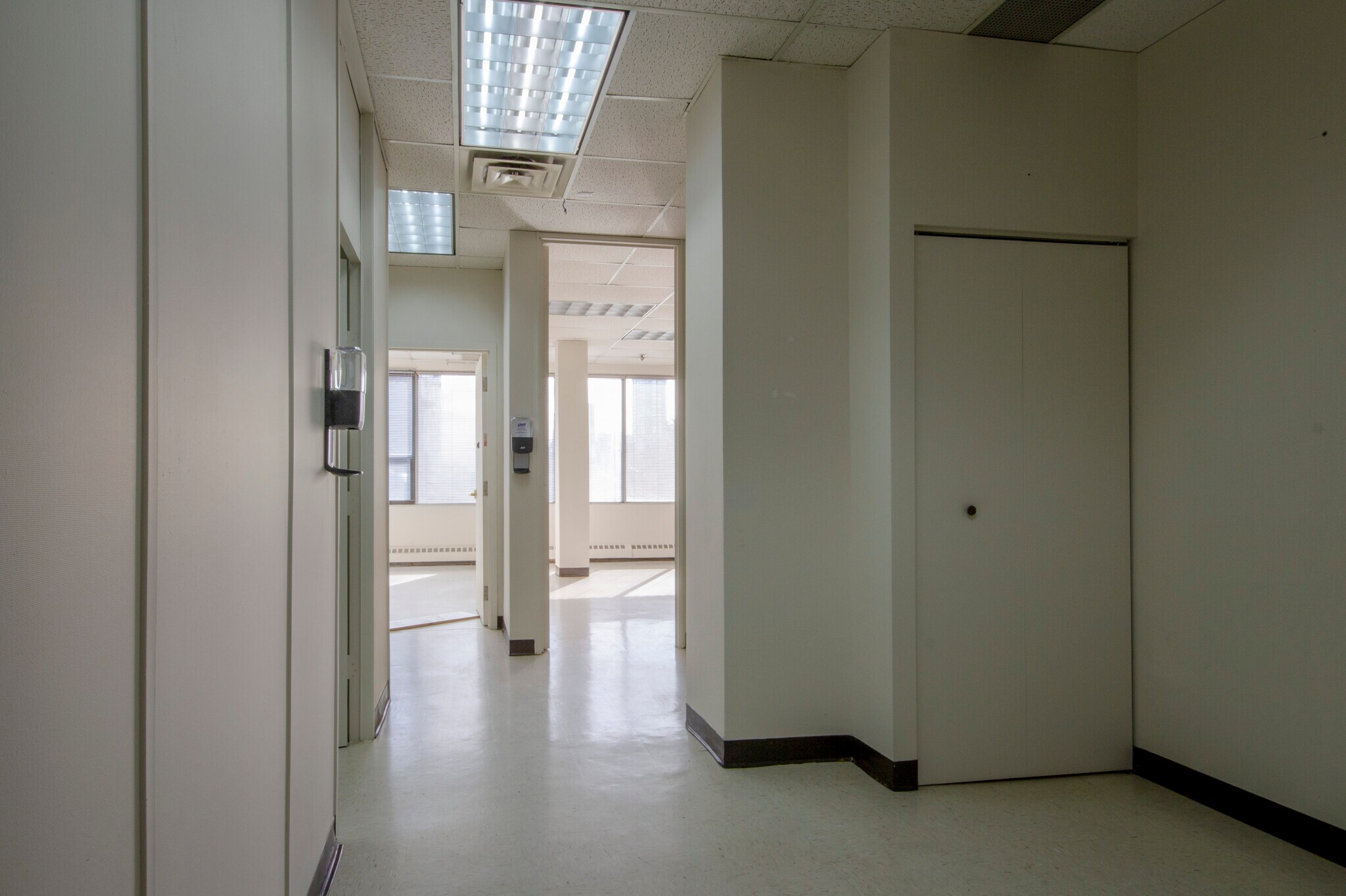 200 James St S, Hamilton, ON for lease Building Photo- Image 1 of 16