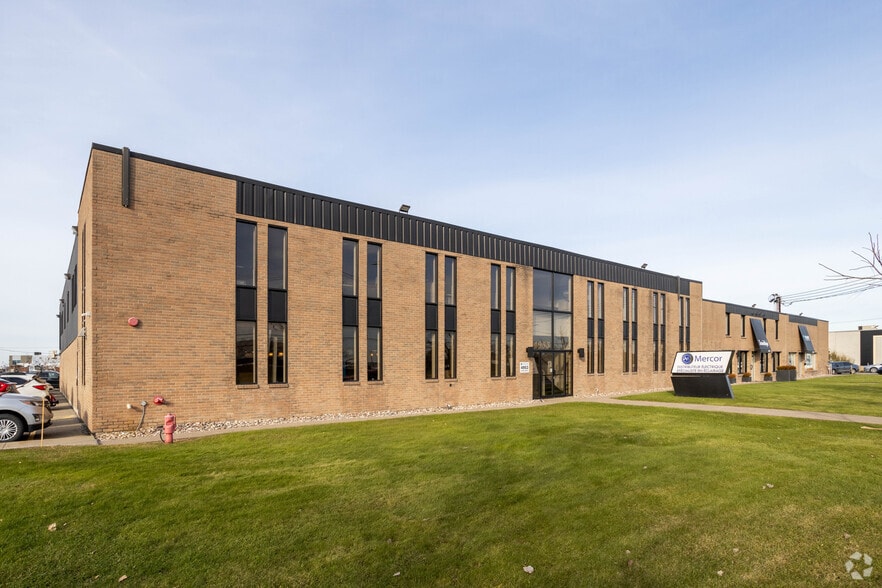 4951-4953 Boul De La Côte-Vertu, Saint-Laurent, QC for lease - Primary Photo - Image 1 of 4