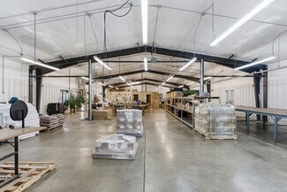 Plus de détails pour 1703 Laurel St, Tyndall, SD - Industriel à vendre