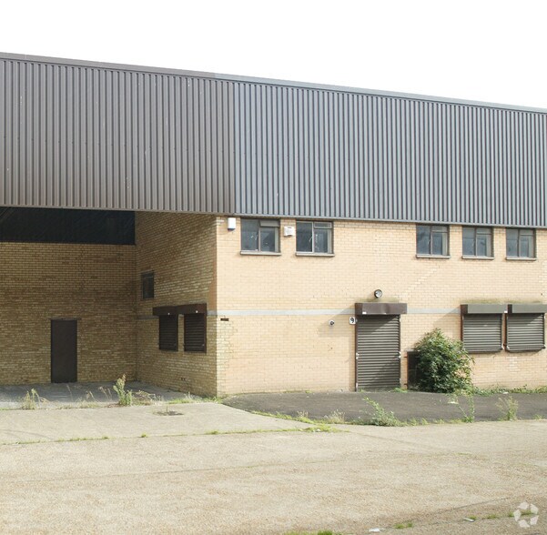 Ripple Rd, Barking à louer - Photo du bâtiment - Image 3 de 12