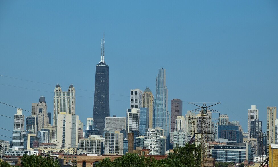 337 N Bell St, Chicago, IL à louer - Photo du bâtiment - Image 3 de 3