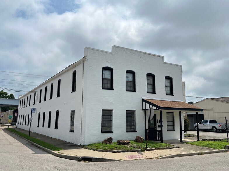 140 Iowa Ave, Belleville, IL à vendre - Photo du bâtiment - Image 3 de 4