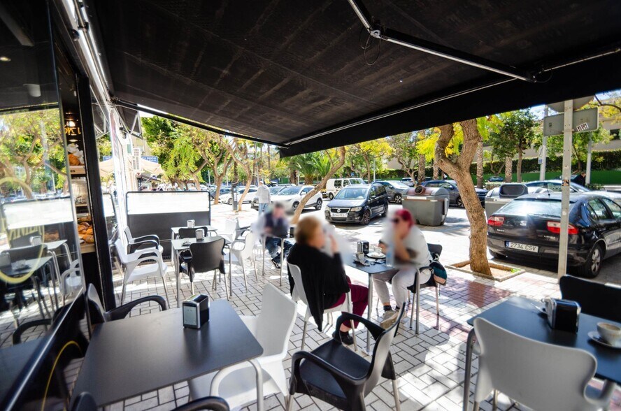 Commerce de détail dans Málaga, Málaga à louer - Photo du bâtiment - Image 1 de 17