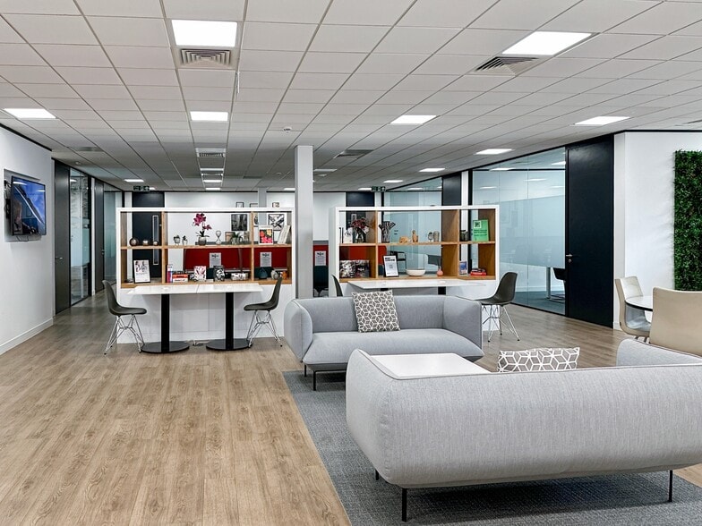 Ibstone Rd, Stokenchurch for lease - Interior Photo - Image 3 of 10