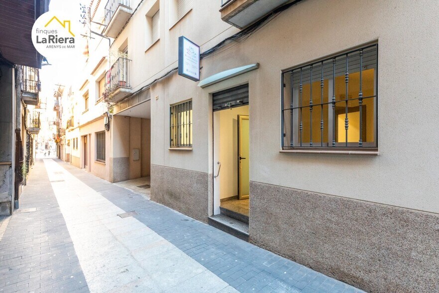 Immeuble residentiel dans Arenys de Mar, Barcelona à vendre - Photo du bâtiment - Image 2 de 2