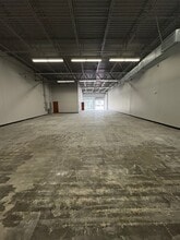 7075 Fm 1960 Rd W, Houston, TX for lease Interior Photo- Image 2 of 3