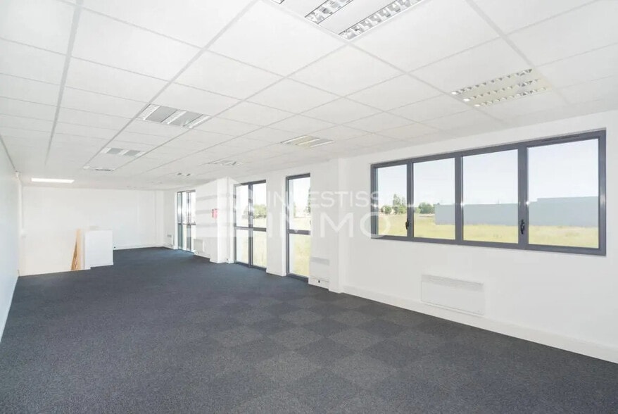 Bureau dans Lieusaint à louer - Photo intérieure - Image 2 de 4