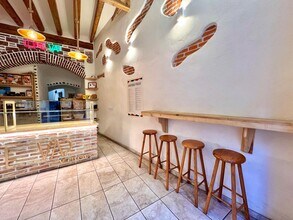 Retail in Reus, Tarragona for lease Interior Photo- Image 2 of 20