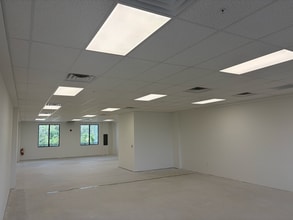 11850-11880 Cheeca Ct, Fort Myers, FL for lease Interior Photo- Image 2 of 3