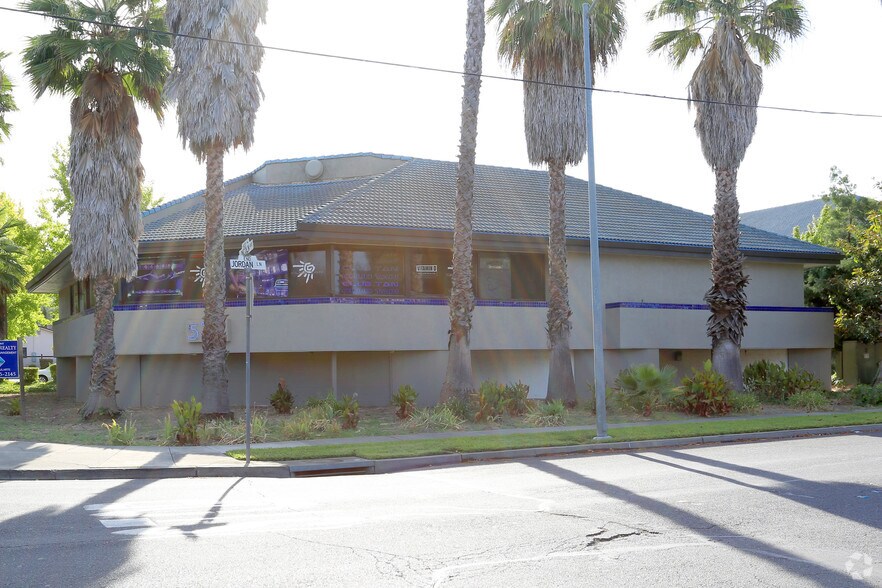 575 Lincoln Ave, Napa, CA à louer - Photo du bâtiment - Image 3 de 6