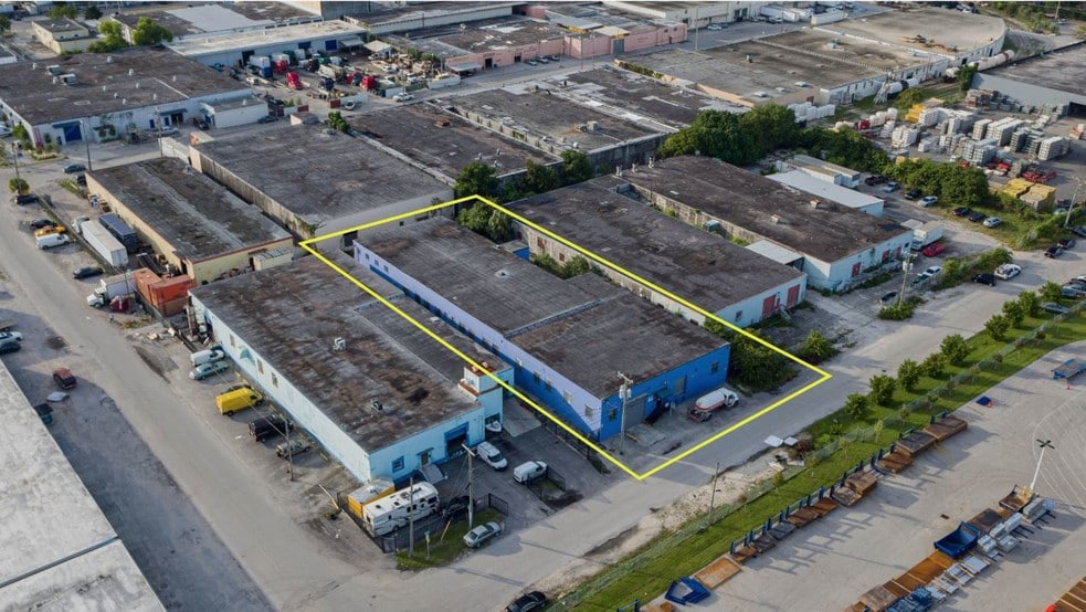 5550 NW 35th Ct, Miami, FL for lease - Building Photo - Image 3 of 17