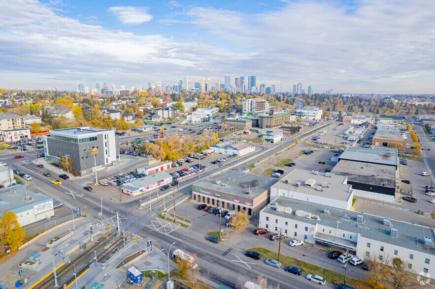 324-328 39 Av SE, Calgary, AB à louer - Aérien - Image 2 de 2
