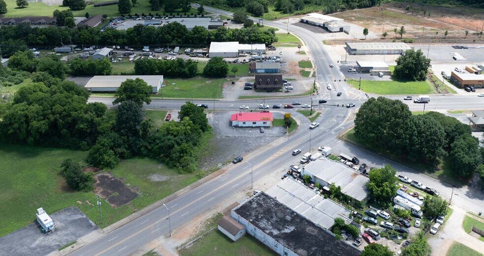 2600 N Jackson Hwy, Sheffield, AL à vendre - Photo du bâtiment - Image 3 de 5