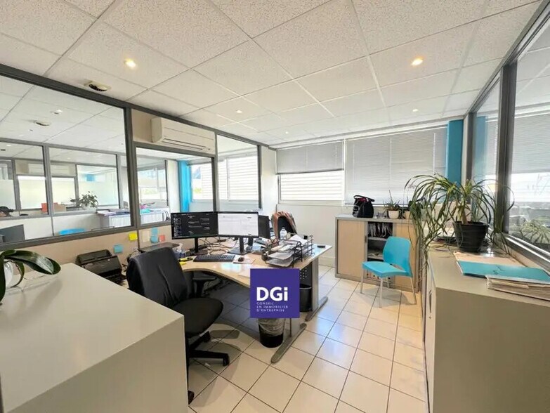 Office in Nîmes for lease - Interior Photo - Image 3 of 6
