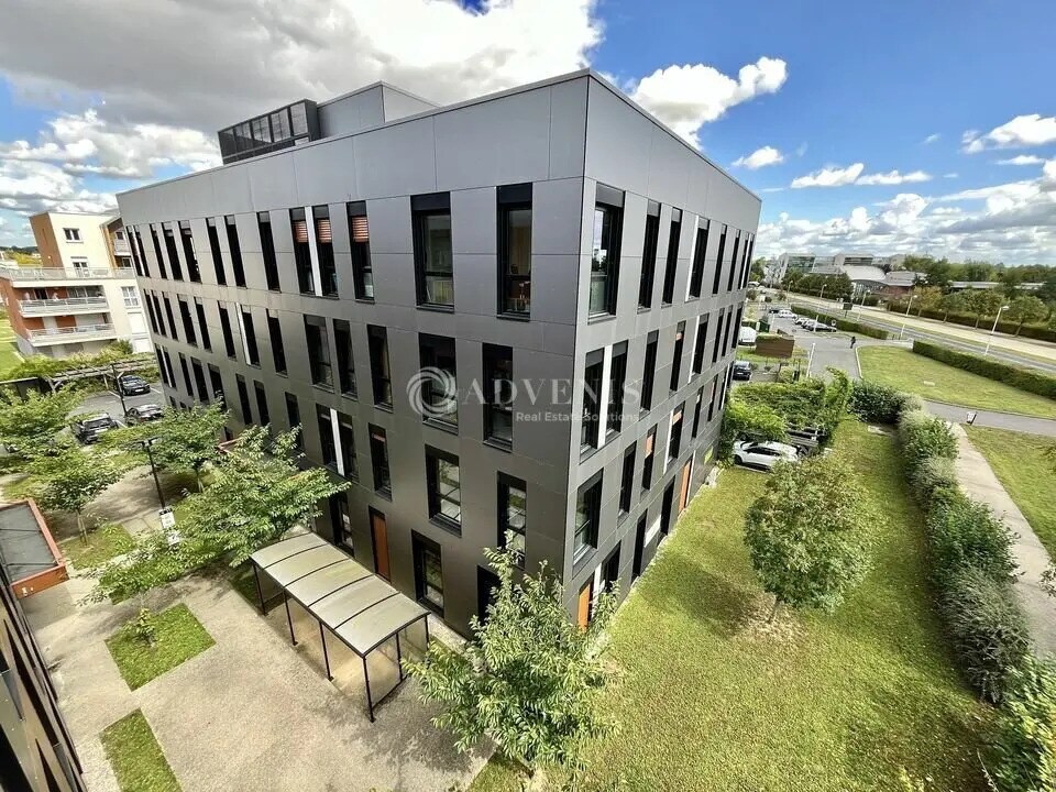 Office in Lieusaint for lease Primary Photo- Image 1 of 6