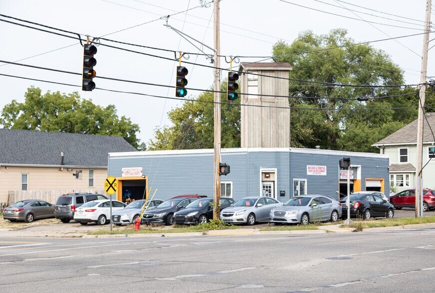 1923 S Washington Ave, Lansing, MI for sale - Building Photo - Image 1 of 23