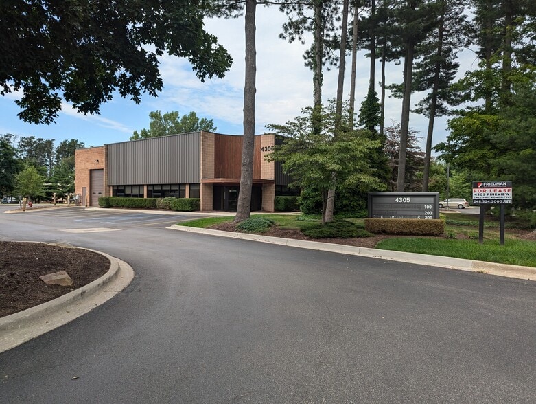 4305 Pineview Blvd, Commerce Township, MI for lease - Building Photo - Image 2 of 10