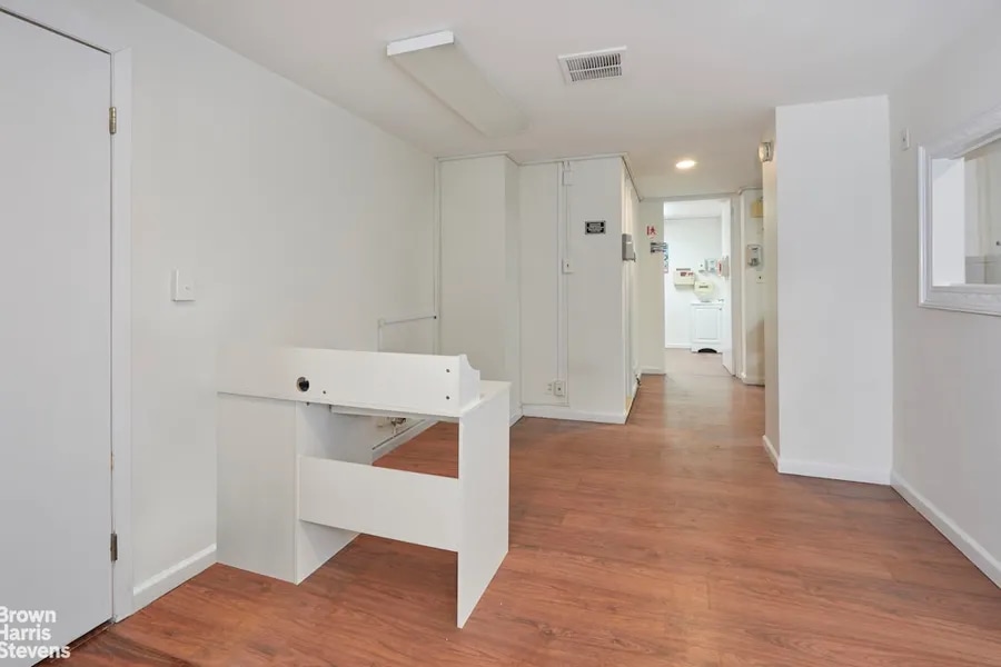 11 E 86th St, New York, NY 10028 - Unit ground -  - Interior Photo - Image 1 of 10