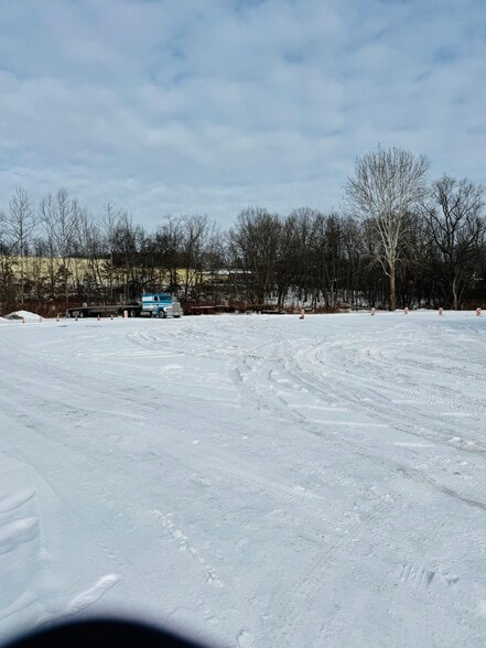1635 New Stanton Ruffsdale Rd, Hunker, PA à vendre - Photo du bâtiment - Image 3 de 12