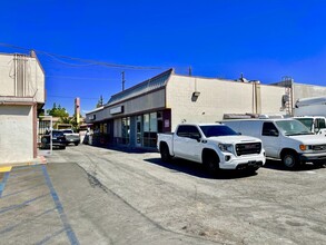 20154 Saticoy St, Winnetka, CA for lease Building Photo- Image 2 of 5