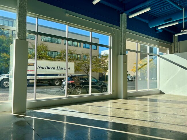 More details for 3901-3909 Woodward Ave, Detroit, MI - Retail for Lease