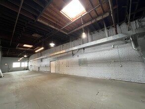 4244 N Elston Ave, Chicago, IL for lease Interior Photo- Image 2 of 8