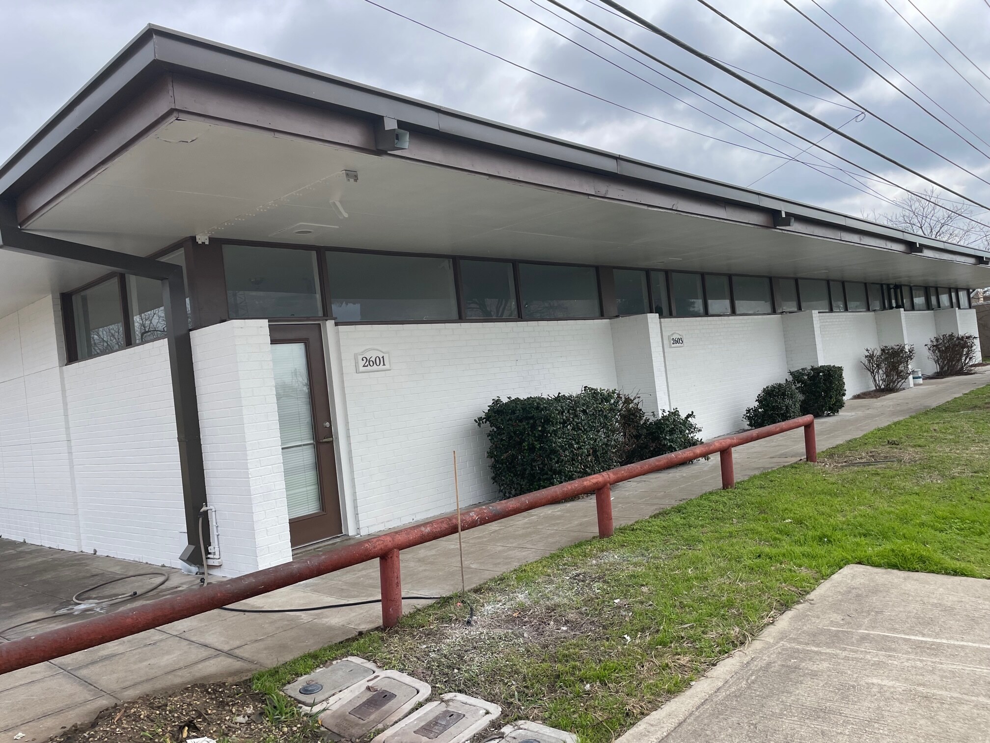 2601 S Texas Ave, Bryan, TX for lease Primary Photo- Image 1 of 8