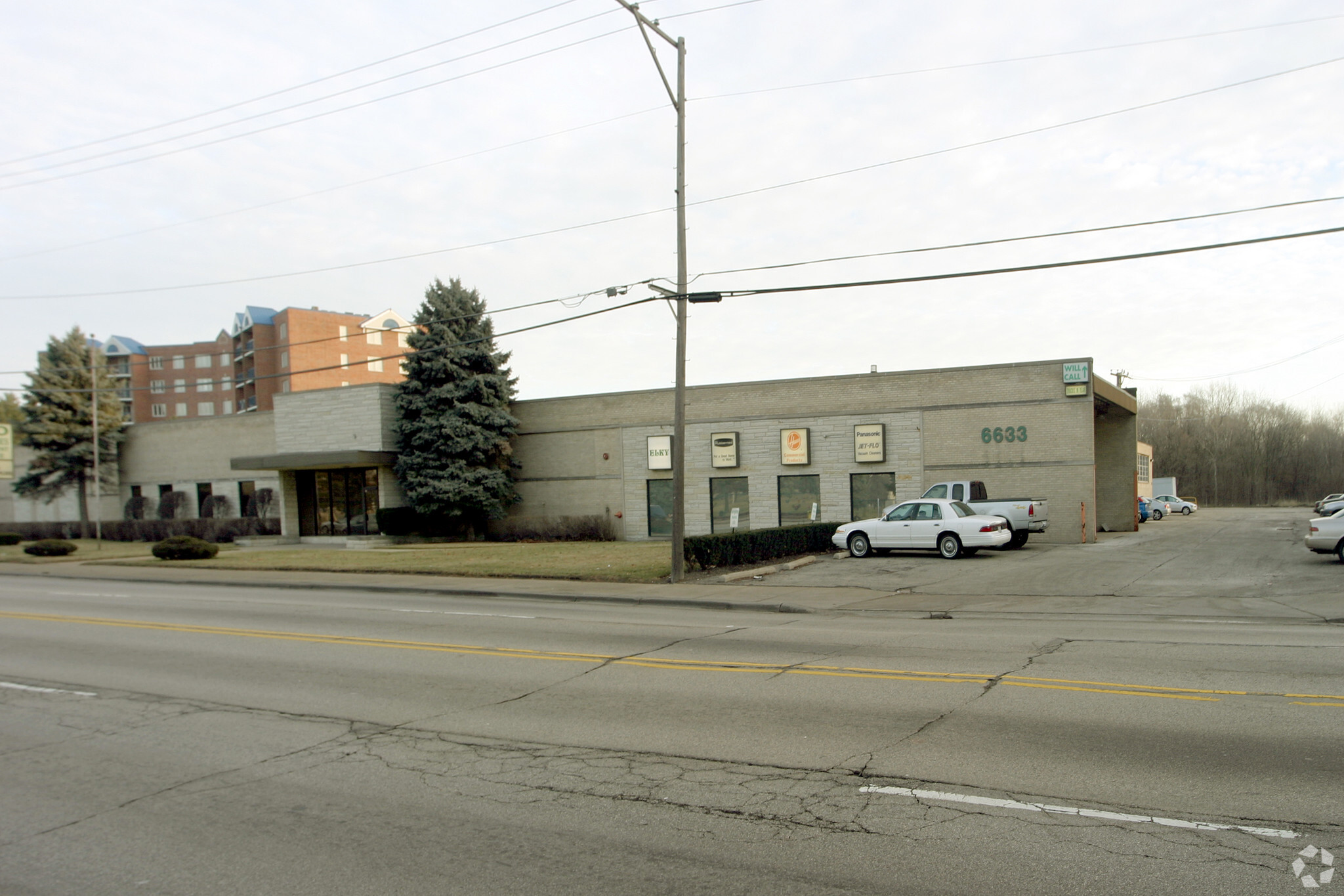 6633 N Milwaukee Ave, Niles, IL à vendre Photo du bâtiment- Image 1 de 1