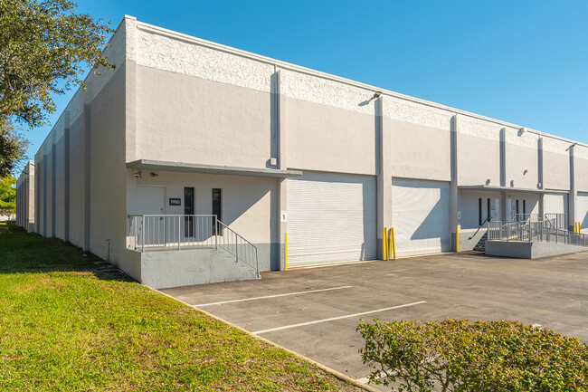 Plus de détails pour 7950-7966 NW 14th St, Miami, FL - Industriel à louer