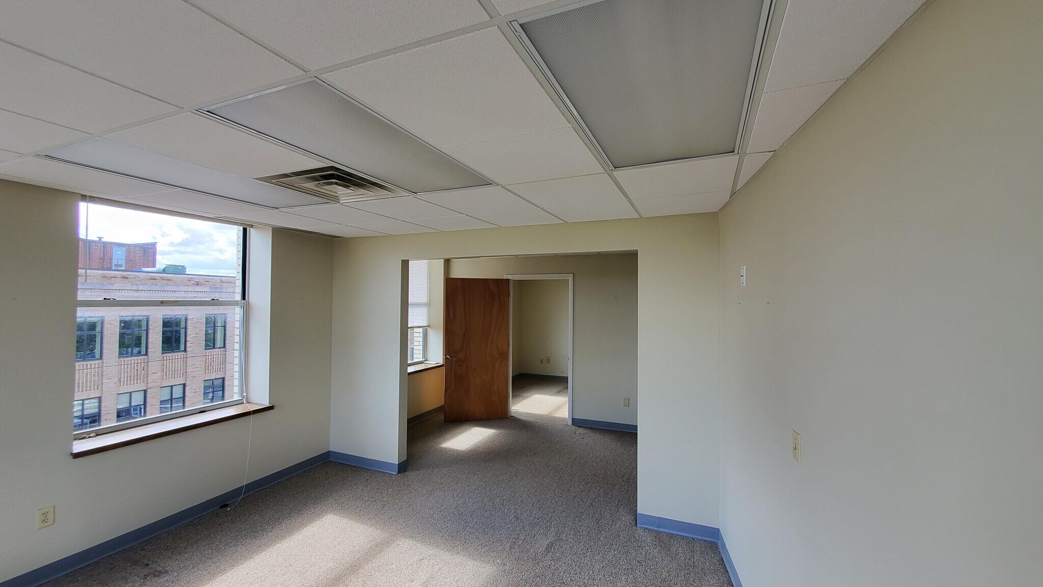 14805 Detroit Ave, Lakewood, OH for lease Interior Photo- Image 1 of 4